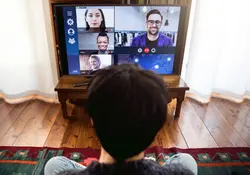 Diferentes maneras en las que puedes transmitir tus videollamadas en tu televisión. Foto: iStock