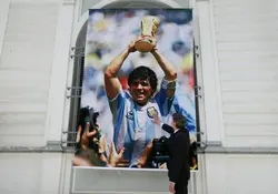 La camiseta es propiedad del exjugador de la selección de Inglaterra Steve Hodge, quien la obtuvo de Maradona. Foto: Reuters