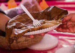 El tamal juega un papel importante en la vida de los mexicanos, ya sea dentro del desayuno, en la cena o cualquier momento del día. Foto: Cuartoscuro.