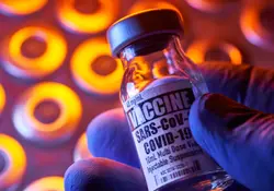 La ANTAD analiza la posibilidad de comercializar la vacuna covid-19 en el país. Foto: iStock 