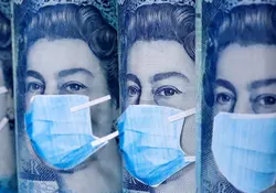 La Reina Isabel envió un mensaje de ánimo para todos los británicos, esto con el objetivo de invitarlos a aplicarse la vacuna covid-19. Foto: Reuters 