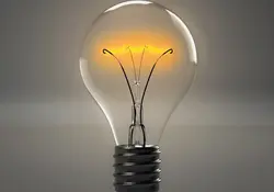 Cambia tus focos por bombillas ahorradoras, de esta manera consumirás menos energía. Foto: Pixabay