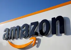 Amazon obtuvo ganancias récord por el incremento de compras realizadas durante la emergencia de covid-19. Foto: Reuters 