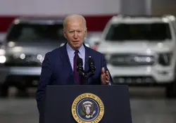 El presidente Joe Biden presentó un plan de inversión en autos eléctricos por 174 mil millones de dólares. Foto: Reuters 