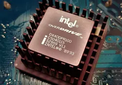 Intel anunció en marzo un plan de 20.000 millones de dólares para ampliar su capacidad de fabricación de chips avanzados. Foto: Pixabay