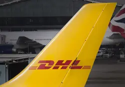 El gigante DHL, la empresa de paquetería más importante a nivel mundial, busca implementar dones para realizar entregas de larga distancia que favorezcan las cadenas de suministro. Foto: iStock 