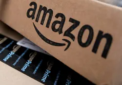 Amazon anunció que su personal corporativo, en EU y otros países, reanudará sus actividades presenciales hasta el próximo 3 de enero de 2022. Foto: Reuters 