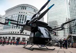 Los vuelos de Vertical Aerospace entre el aeropuerto londinense de Heathrow y el distrito financiero de Canary Wharf tomarán 15 minutos y costarán 68 dólares por pasajero. Foto: Facebook / Vertical Aerospace