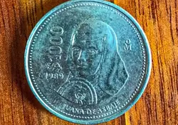 De 1988 a 1992 apareció en una moneda de bronce y aluminio con un valor de 1,000 pesos. Foto: *Mercado Libre