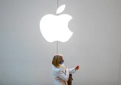 El gigante de Apple se ha convertido en la primera empresa del mundo en superar los 3 billones de dólares en valor del mercado bursátil, tal como se tenía previsto anteriormente. Foto: Reuters 