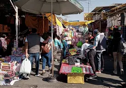 El trámite para obtener el permiso transitorio para comercio ambulante, puede ser presentado por cualquier persona física o moral, pública o privada de nacionalidad mexicana. Foto: Cuartoscuro.