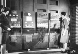 Actualmente la tecnología es vital en nuestra vida diaria y su avance es cada vez mayor. Sin embargo, su origen tiene un trasfondo más interesante de lo que imaginas, nos referimos al ENIAC. Foto: *Wikipedia 