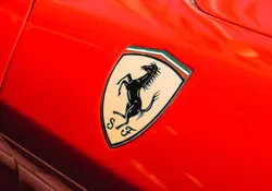 Qualcomm Technologies se convertirá en el proveedor de soluciones tecnologías, a través de Snapdragon, para los vehículos de la firma automovilística Ferrari. Foto: Unsplash 