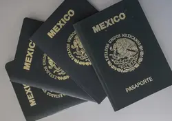 El pasaporte es un documento oficial de viaje, probatorio de nacionalidad e identidad. Foto: Cuartoscuro.