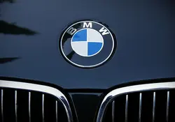 El presidente ejecutivo de BMW, Oliver Zipse, dijo que las empresas deben tener cuidado de no depender demasiado de unos pocos países al centrarse sólo en los vehículos eléctricos. Foto: Pixabay.