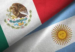 Banderas de México y Argentina. 