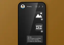 Animación de la pantalla de un celular con un chat en color negro. 