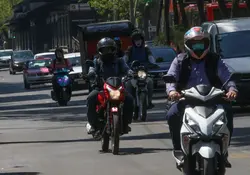 Motociclistas circulando por calles de la CDMX 