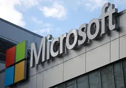 Logotipo de Microsoft con letras color gris 