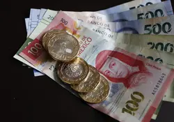 Monedas y billetes de México.