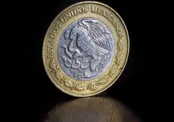 Una moneda de diez pesos mexicanos 