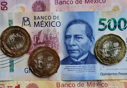 Billetes y monedas de México.