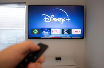 ¿Vuelven los canales de toda la vida? Disney+ se prepara para traer la vieja televisión. Foto: iStock.
