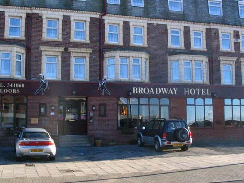 Hotel británico cobra 156 dólares a pareja por escribir reseña negativa en TripAdvisor