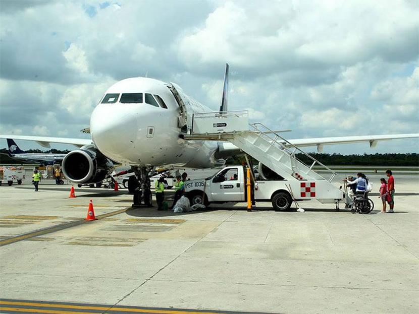 Aeroméxico tiene programada la operación de tres vuelos regulares y dos vuelos de rescate desde y hacia Puerto Vallarta a la Ciudad de México, Guadalajara y Monterrey. Foto: Twitter @SCT_mx