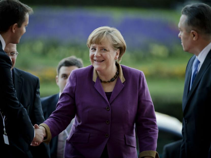 Rajoy y Merkel mantuvieron un encuentro durante poco más de media hora, y antes de sus respectivas intervenciones en el Congreso del Partido Popular Europeo (PPE) que se celebra en la capital rumana. Foto: Reuters