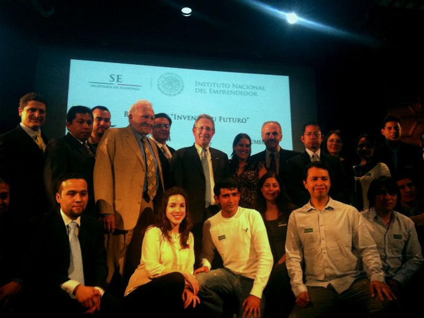 15 proyectos de emprendedores mexicanos fueron reconocidos por el embajador estadounidense, Anthony Wayne. Foto: Especial.