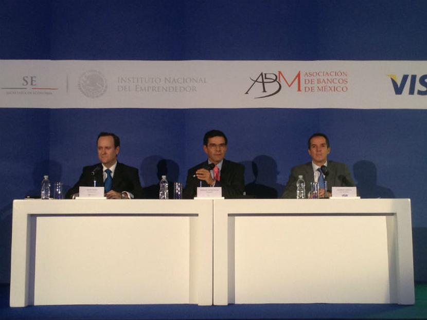 La Asociación de Bancos de México, el Instituto Nacional del Emprendedor y Visa se reunieron en torno al 5to Foro para Pymes. Foto: Especial.