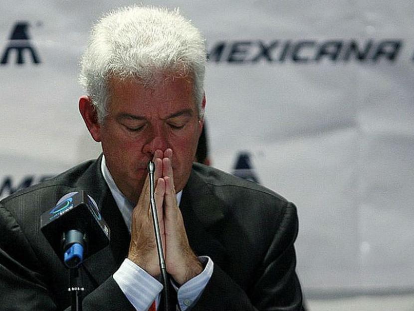 Un juez libró una orden de aprehensión contra el ex presidente del Consejo de Administración de Mexicana de Aviación, Gastón Azcárraga. Foto: Excélsior.