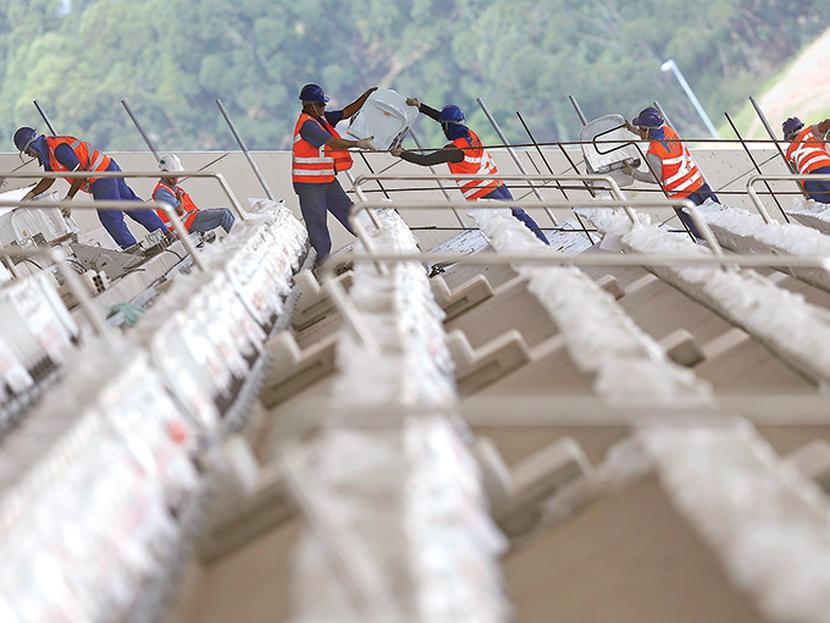 Uno de los mayores problemas que ha afrontado la organización del Campeonato Mundial de Futbol Brasil 2014 es el rezago en los trabajos de construcción  de algunos estadios, así como en la remodelación del aeropuerto de Belo Horizonte, donde varias áreas serán cerradas, en lugar de ser remozadas.  Foto: Reuters