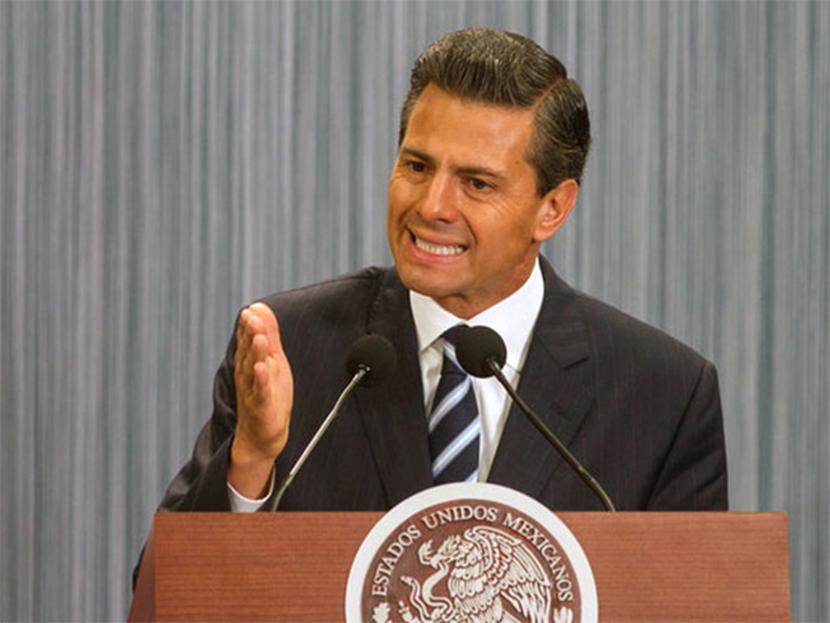 El presidente Enrique Peña Nieto ofreció su pésame a los familiares del empresario. Foto: Especial