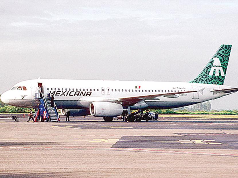 Los nueve aviones Airbus A320-231 de Mexicana están resguardados desde 2010 en la base de mantenimiento de la aerolínea. Foto: Especial