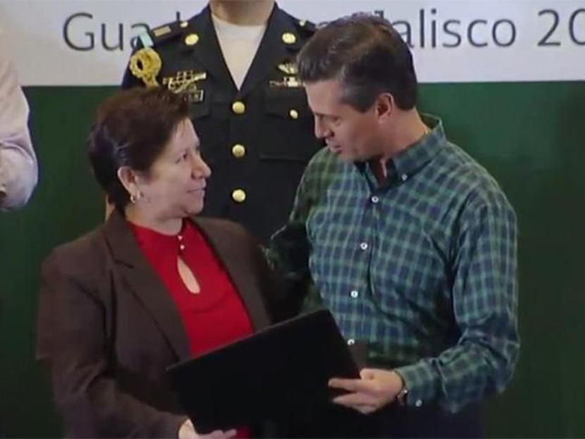 El presidente Enrique Peña Nieto entregó apoyos a pequeños productores como parte del plan de fortalecimiento del campo. Foto: Especial