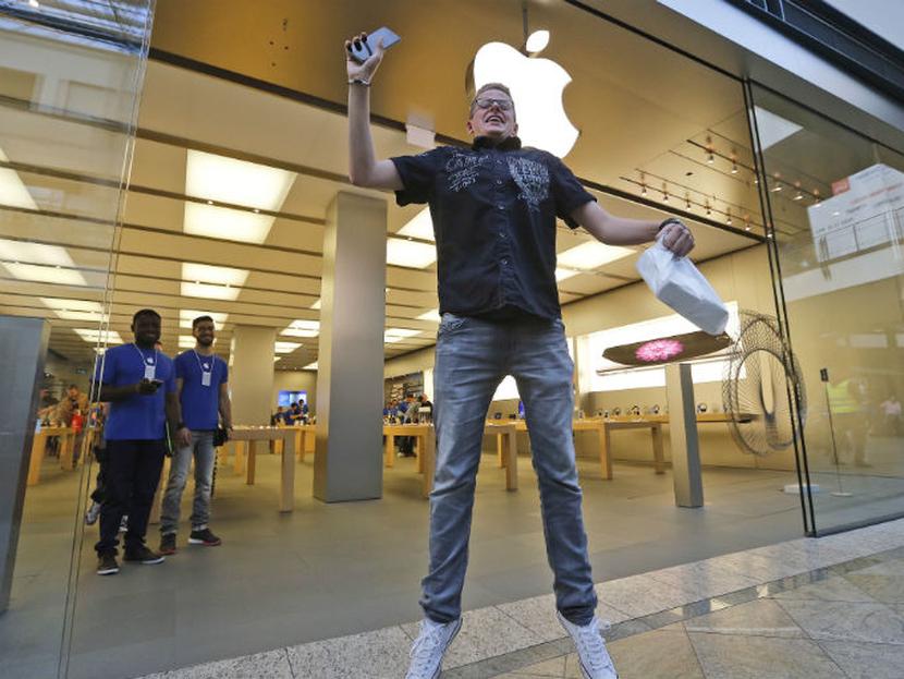 El iPhone 6 y el iPhone 6 Plus tuvieron más de 4 millones de pedidos de preventa al 12 de septiembre. Foto: AP