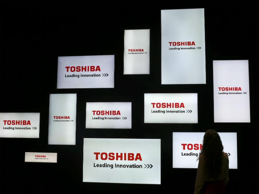 Toshiba sostuvo que los recortes de empleo, que tendrán lugar durante el actual año financiero, reducirían los costos fijos en más de 20,000 millones de yenes en comparación al 2013/2014. Foto: Reuters