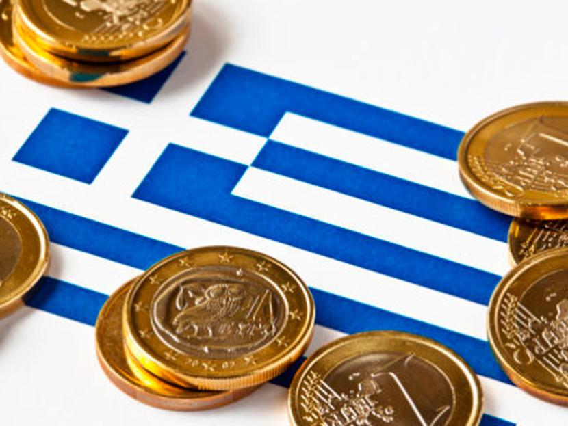 Pese a un pronunciado incremento del desempleo y continuas reducciones en los salarios, los griegos han tenido que enfrentar impuestos adicionales como resultado de los acuerdos para rescatar a la economía del país. Foto: Getty