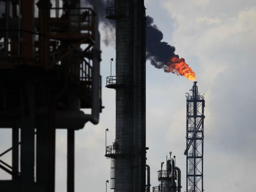 En el periodo de referencia el valor de las exportaciones de petróleo crudo, gas natural, petrolíferos y petroquímicos se ubicó en 33 mil 236 millones de dólares. Foto: Reuters