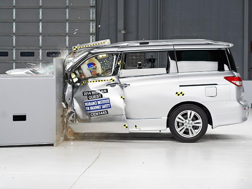 Minivans salen mal calificadas en prueba de choque. Foto AP