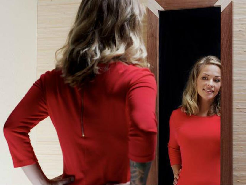 La firma creada en California creó espejos que hacen ver más delgadas a las personas y se venden entre 165 y 5,500 dólares. Foto: The Skinny Mirror Facebook 
