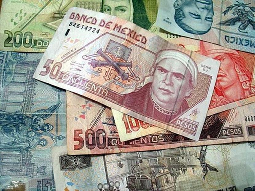El salario mínimo, actualmente de 67.29 pesos diarios en la Zona A, es la base para determinar tarifas y multas. Foto: Excélsior