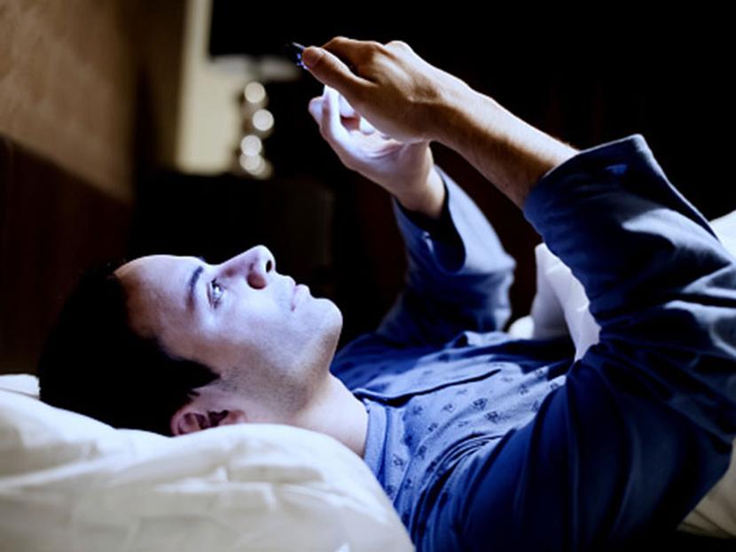 No arruines tu sueño, olvídate del celular y la tableta. Foto Thinkstock