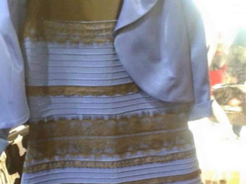 Internet se enfrascó en una discusión sobre el verdadero color del vestido y se buscaran explicaciones científicas para esta discrepancia de percepción. Foto: swiked
