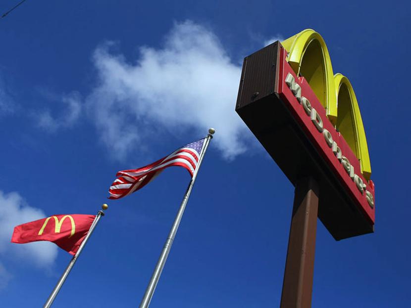 McDonald's ya no usará pollo con antibióticos para humanos. Foto Archivo