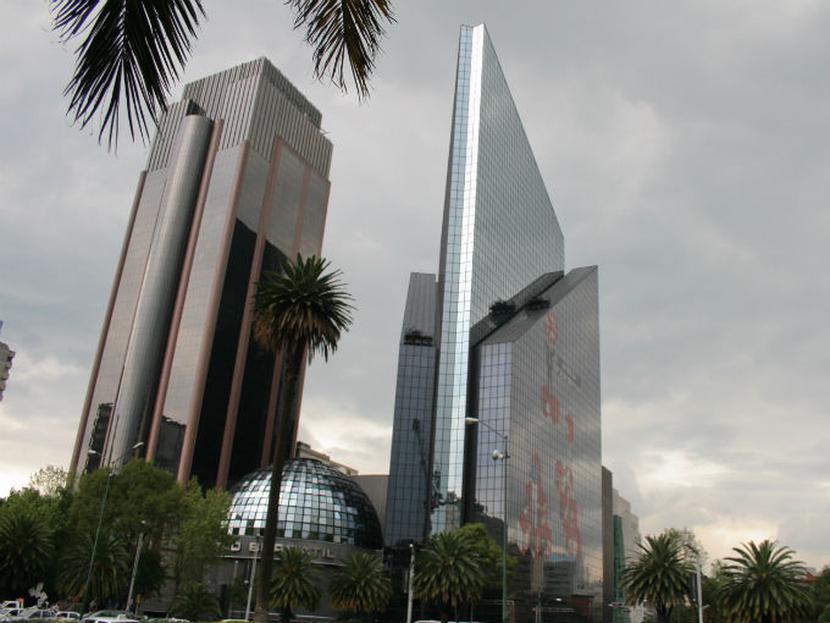 La Bolsa Mexicana es arrastrada por las acciones de América Móvil y pierde 0.11% o 50.93 puntos, a 45,367.90 unidades. Foto: Cuartoscuro