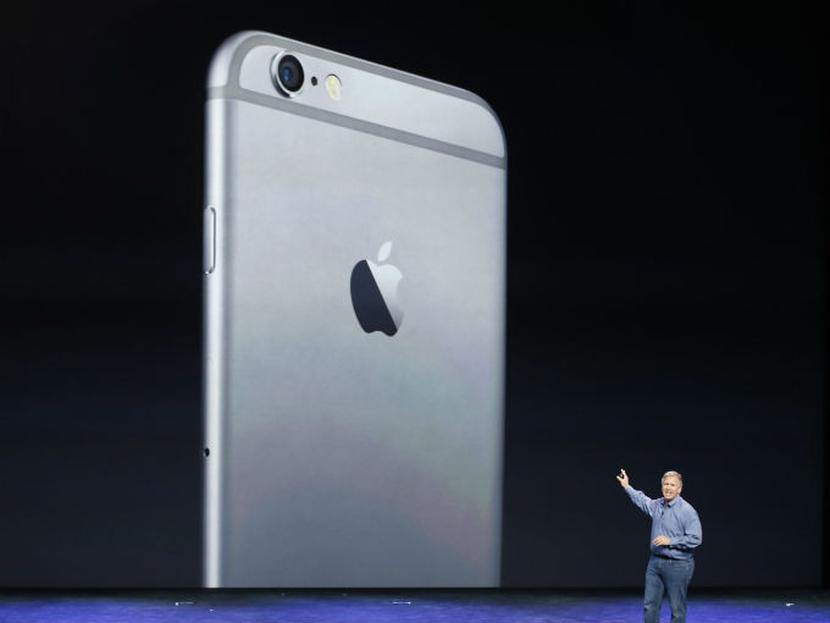 El resultado se debió a que el iPhone mantuvo el buen impulso de ventas que adquirió en la temporada navideña. Foto: Reuters