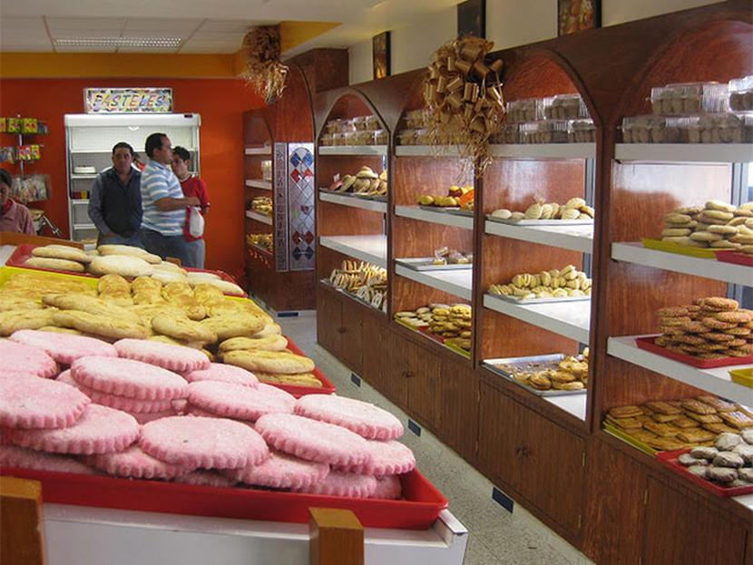 Crece venta de pan 'pirata'; panaderías formales cierran. Foto Archivo